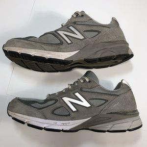 New Balance 990 V4